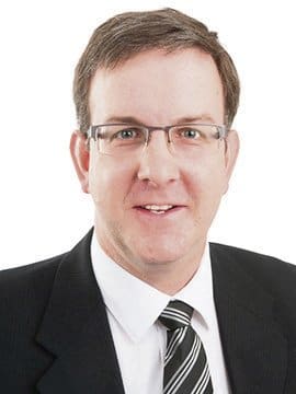 Coupal turns independent