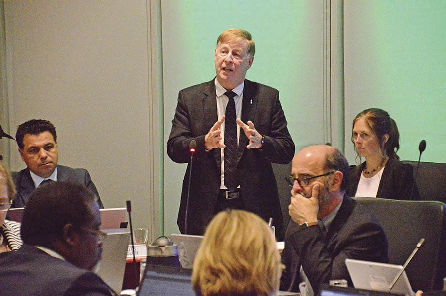 City council pays homage to volunteers