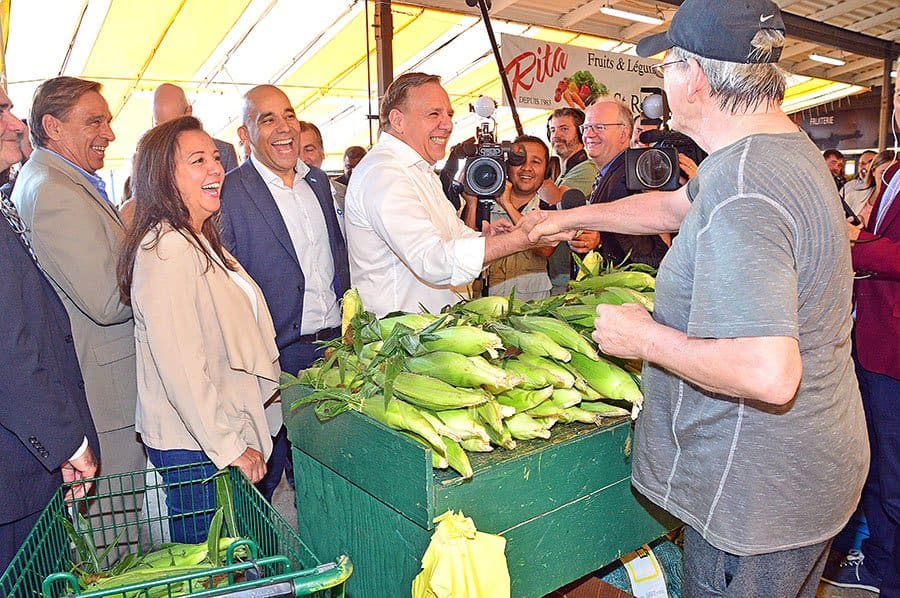 CAQ’s Legault touches base with Marché 440 merchants and customers