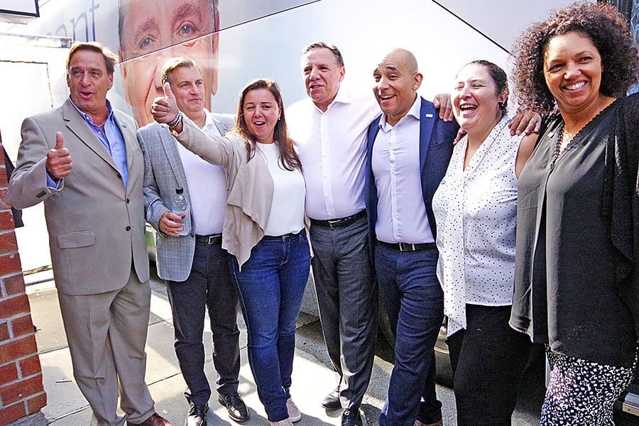 CAQ’s Legault touches base with Marché 440 merchants and customers