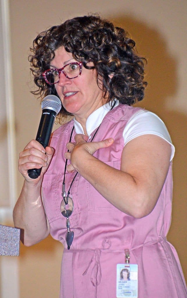 Volunteers laugh, then get serious, during Laval CISSS training day