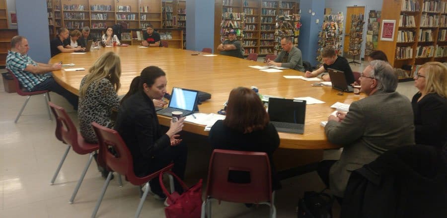 40 teachers show up at meeting of Laval Senior Academy Governing Board