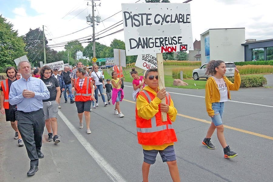 Bike path causing traffic nightmares, say Ste-Dorothée protesters