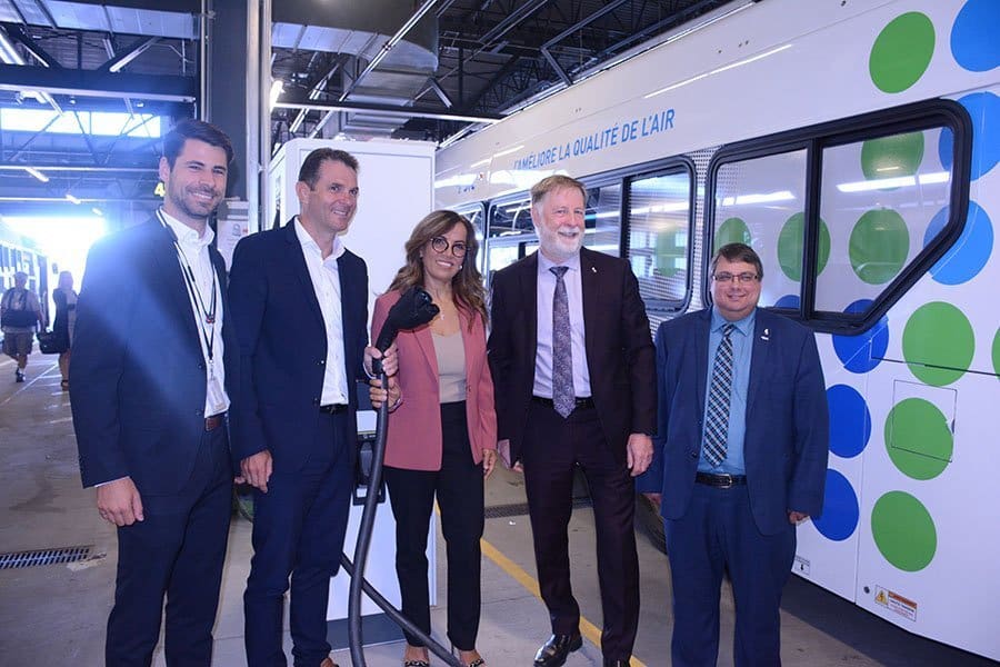 STL unveils Québec’s first electric city bus with a 250-km range