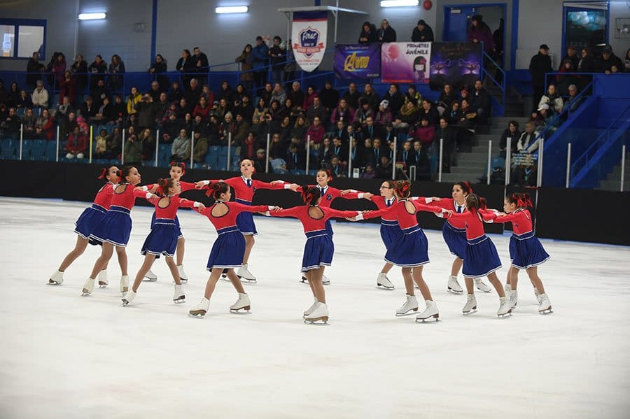 Les Pirouettes de Laval skate to provincial gold