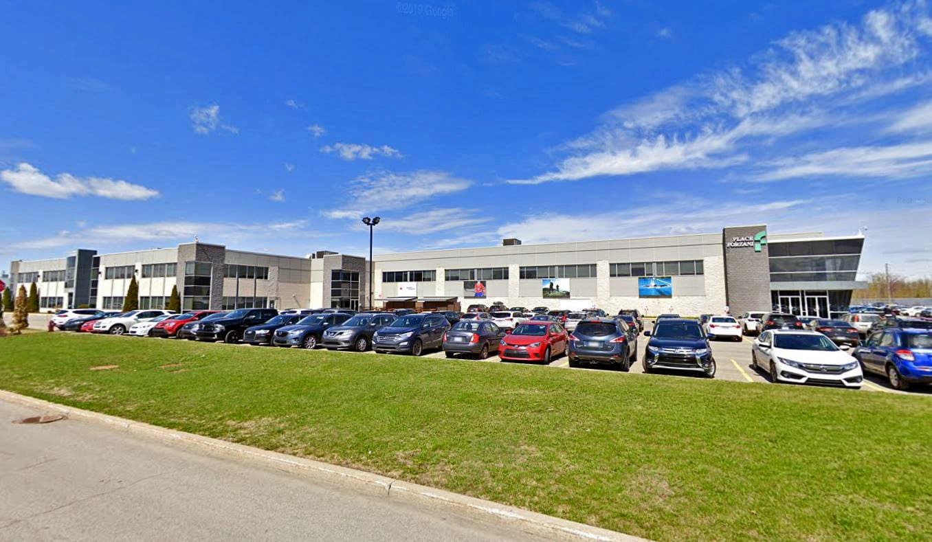 New COVID-19 vaccination centre opens in Fabreville at Place Sports Experts