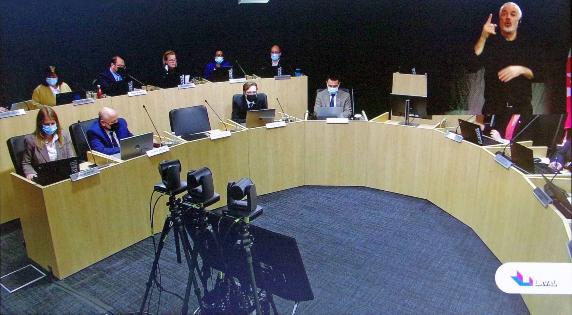 Mayor and council face questions over ongoing STL labour problems
