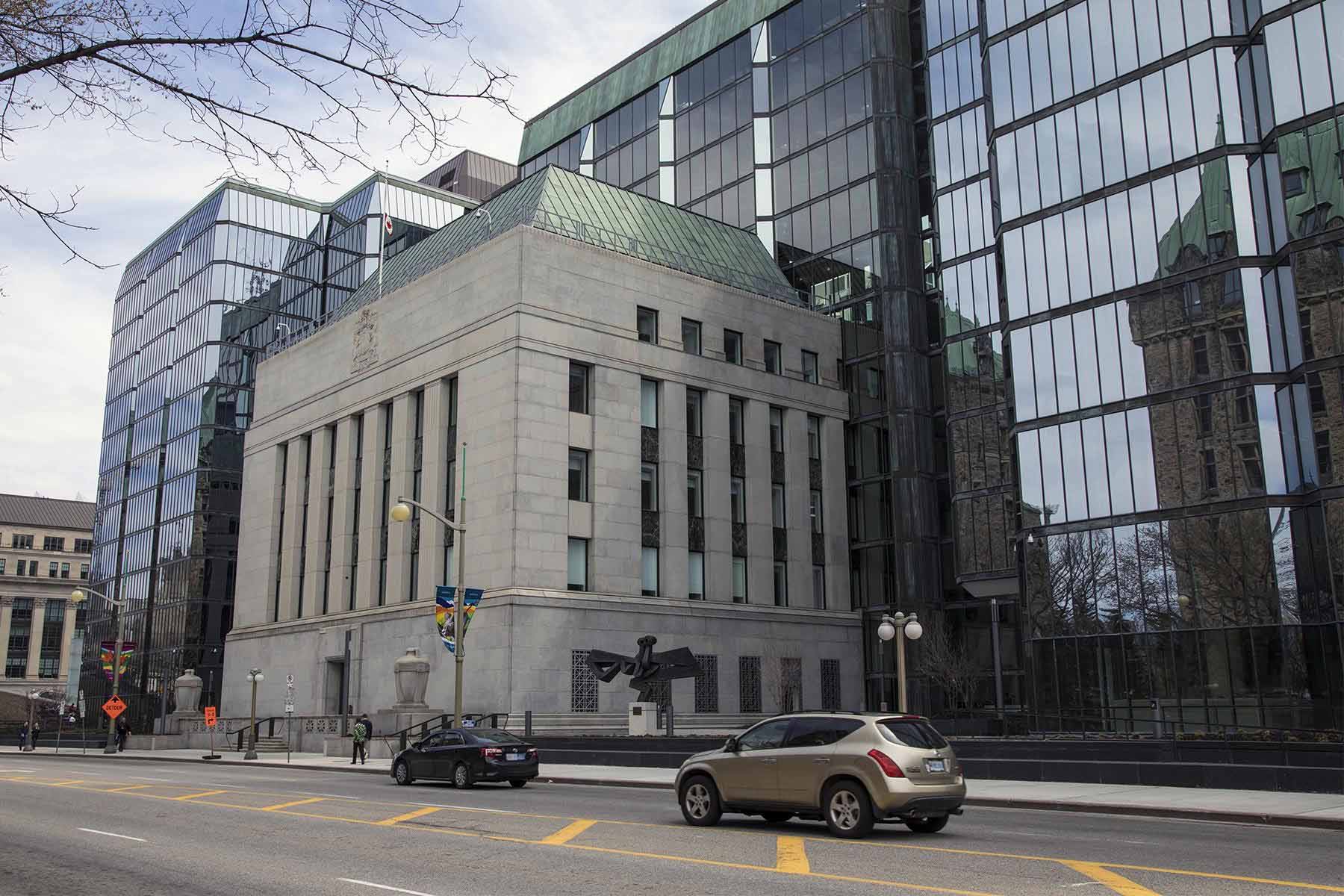 Bank of Canada ignores inflation data and widens class divide, union head claims